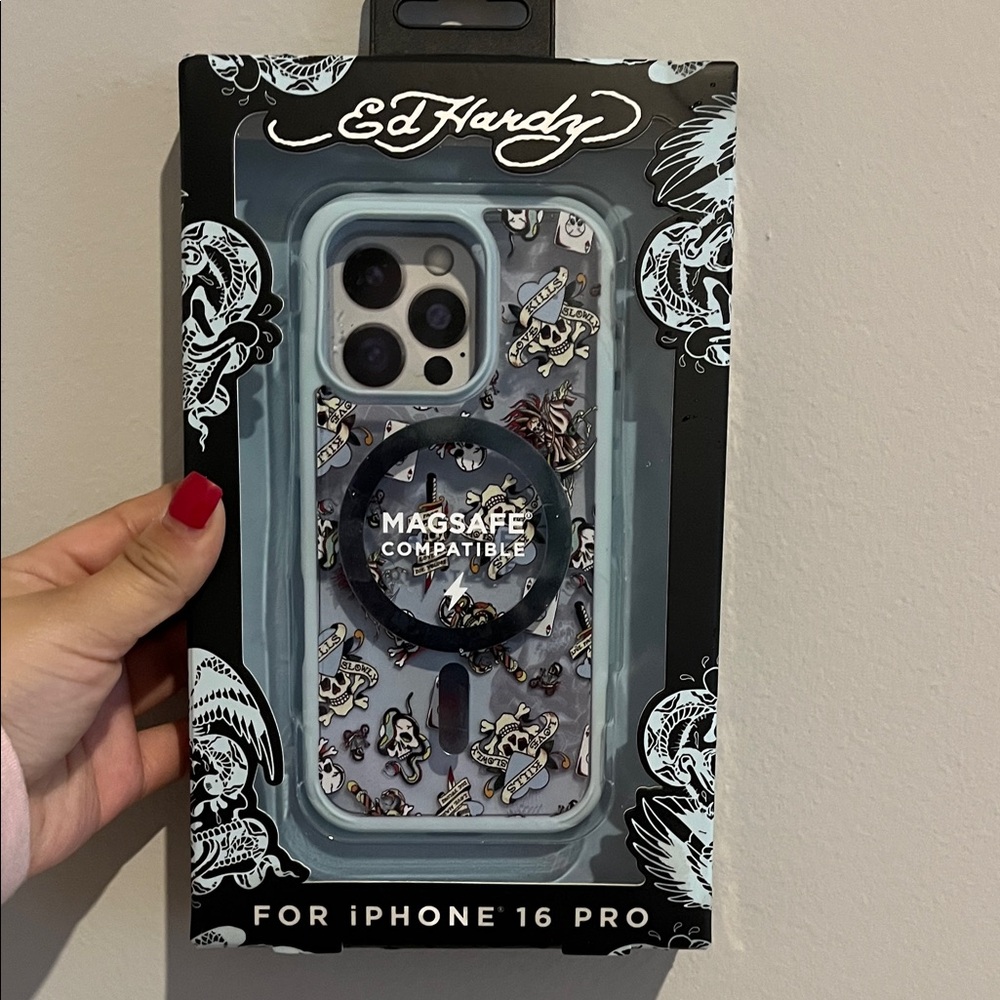 Ed Hardy Iphone 16 Pro case
